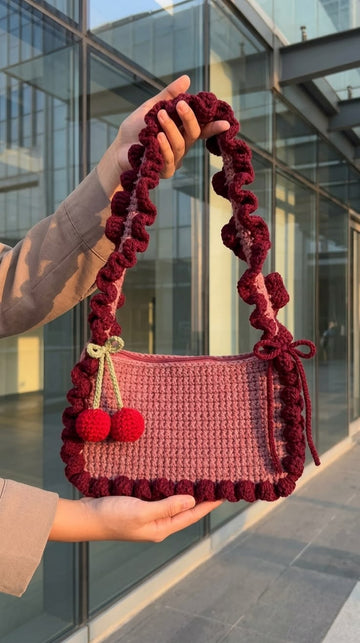 Crochet Beautiful Red bag cheery style