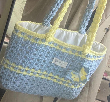 Clg & Uni Bag -- Tote Bag in Beautiful color combination